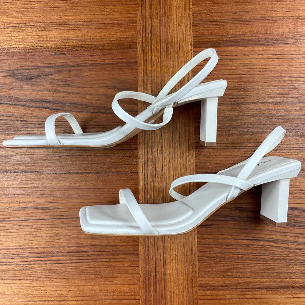 ALDO women’s Lokurr Off-white Sandal